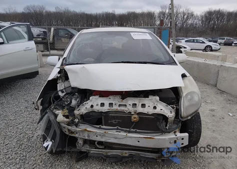 2009 Toyota Yaris z USA, uszkodzony, nr VIN JTDJT903395261004